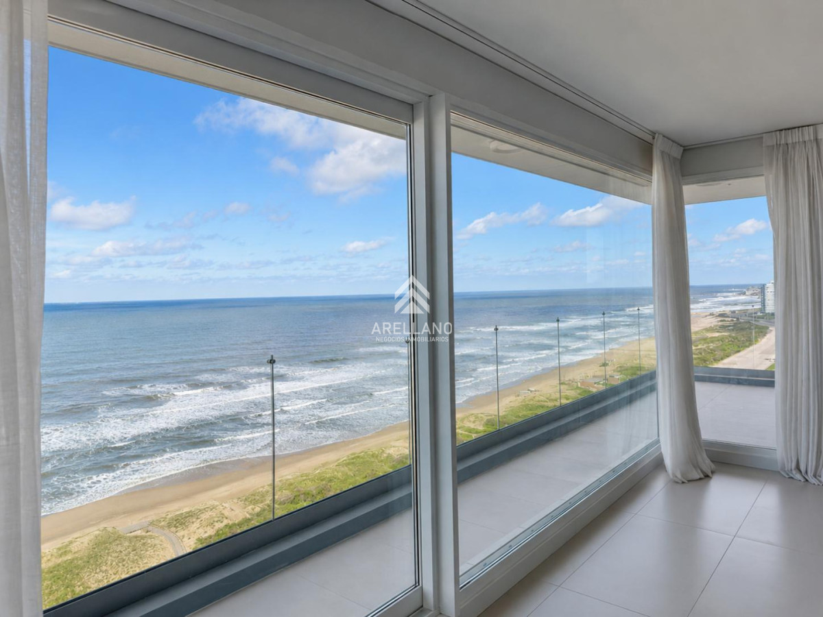 Apartamento ID.6354 - Venta apartamento 4 dormitorios  en suite en Le Parc III, Playa Brava Punta del Este.