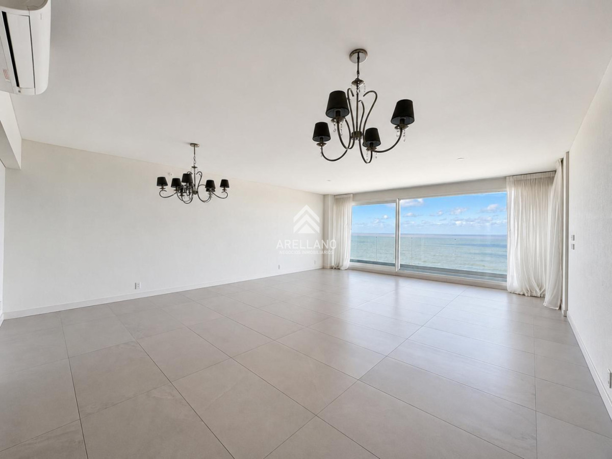 Apartamento ID.6354 - Venta apartamento 4 dormitorios  en suite en Le Parc III, Playa Brava Punta del Este.