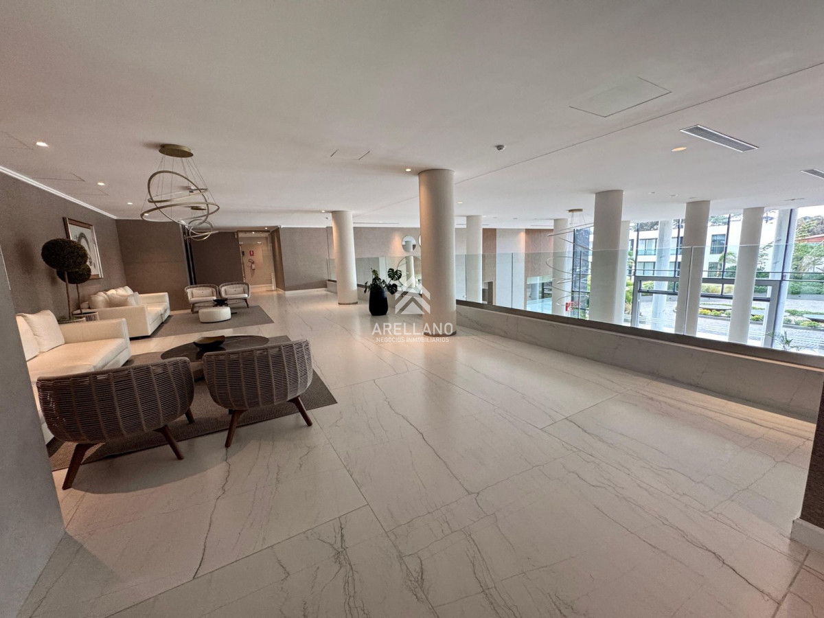 Apartamento ID.5712 - Venta apartamento 4 suites frente al mar Playa Mansa, Punta del Este 