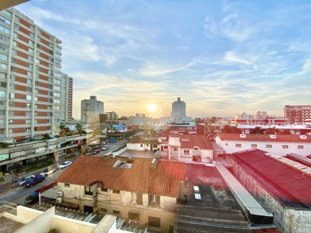 Apartamento ID.2796 - Venta apartamento de 2 dormitorios en Península, Punta del Este