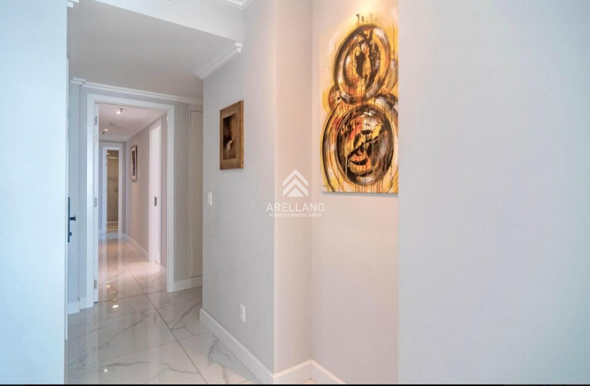 Apartamento ID.5712 - Venta apartamento 4 suites frente al mar Playa Mansa, Punta del Este 