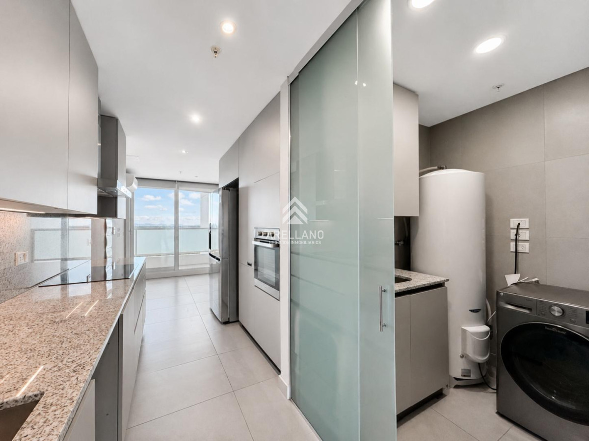 Apartamento ID.6354 - Venta apartamento 4 dormitorios  en suite en Le Parc III, Playa Brava Punta del Este.