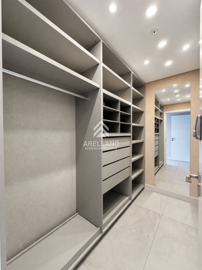 Apartamento ID.6354 - Venta apartamento 4 dormitorios  en suite en Le Parc III, Playa Brava Punta del Este.