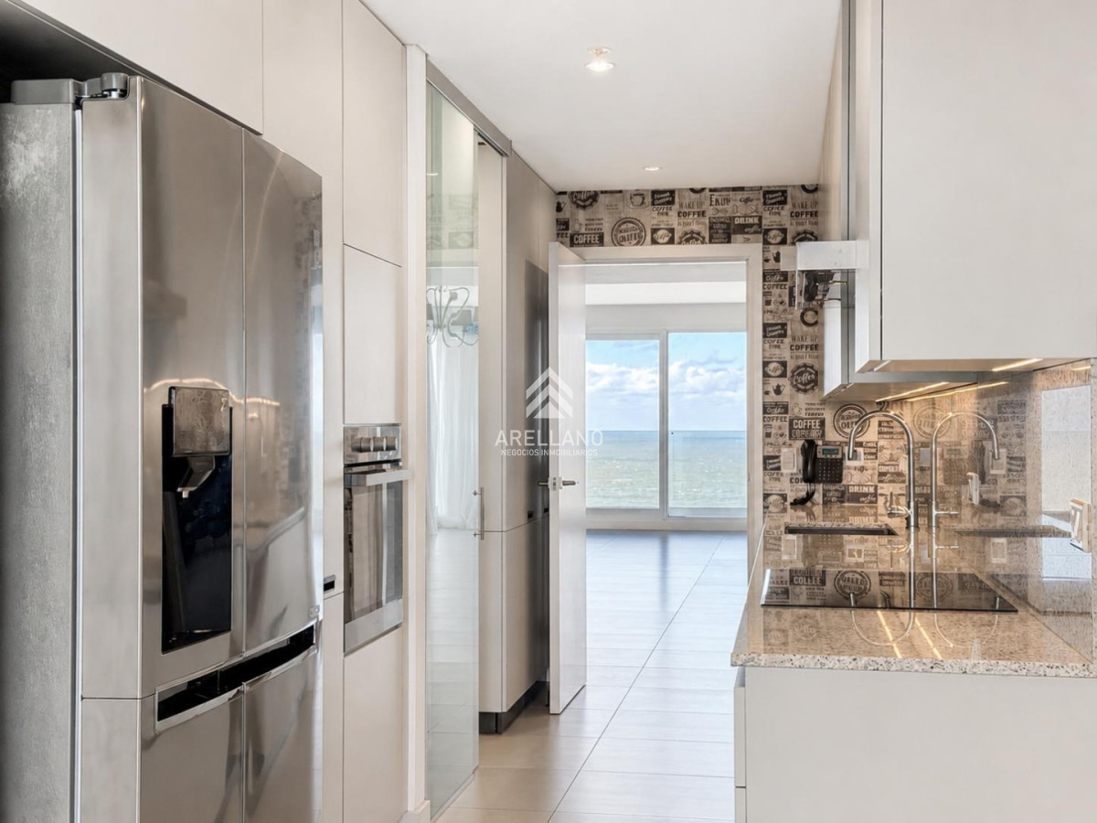Apartamento ID.6354 - Venta apartamento 4 dormitorios  en suite en Le Parc III, Playa Brava Punta del Este.