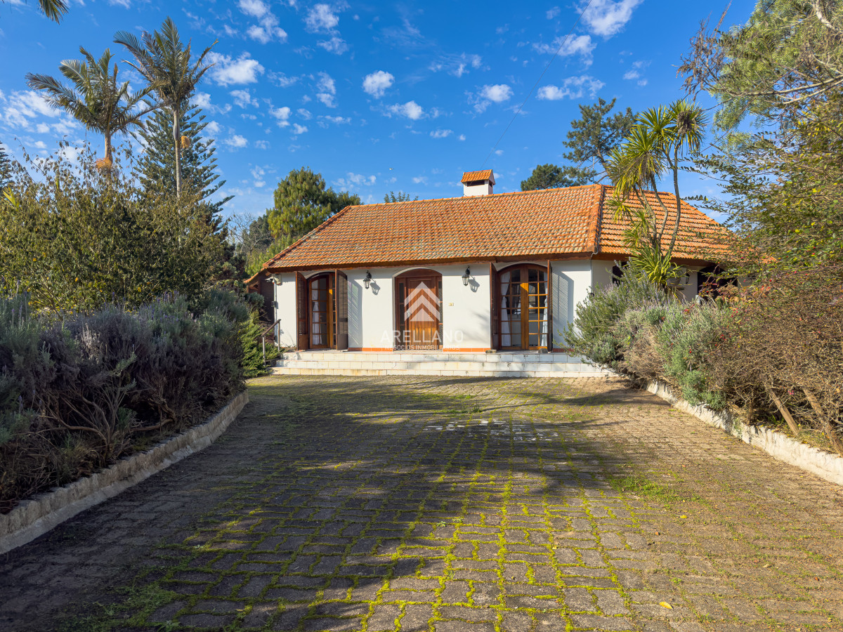 Casa ID.5305 - Venta casa 4 dormitorios en suite, Golf, Punta del Este 