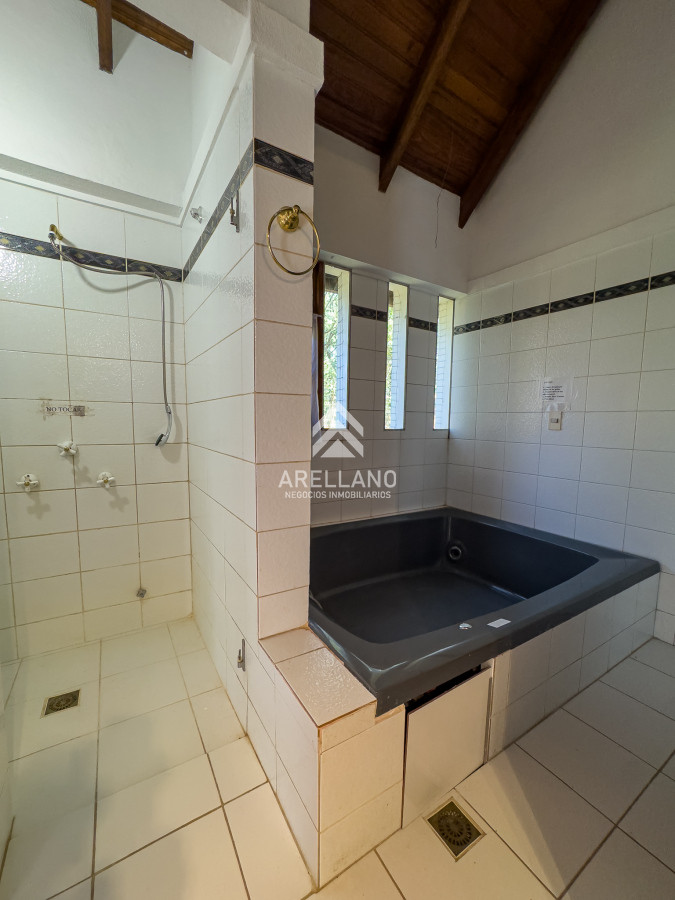 Casa ID.5305 - Venta casa 4 dormitorios en suite, Golf, Punta del Este 