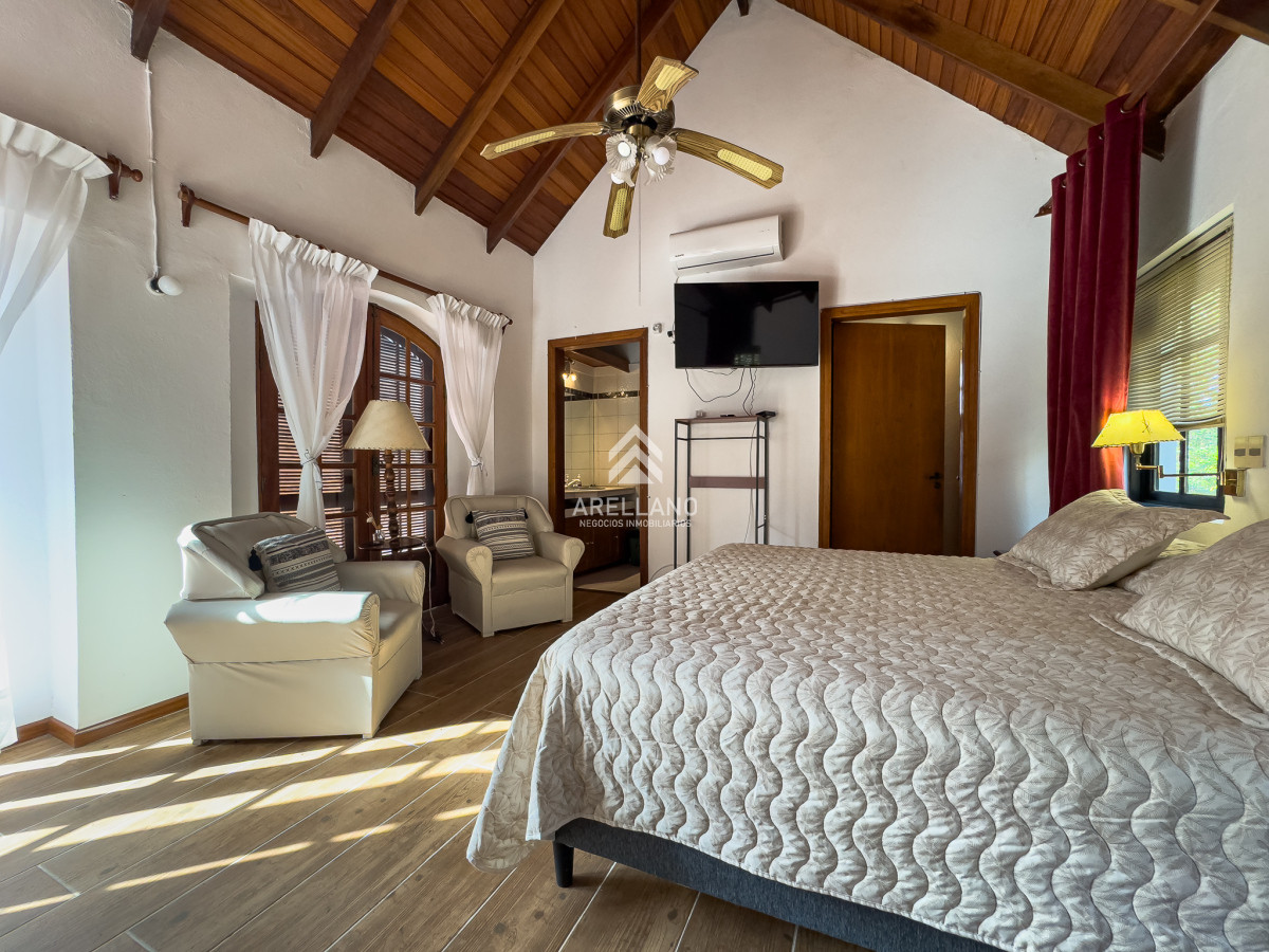 Casa ID.5305 - Venta casa 4 dormitorios en suite, Golf, Punta del Este 