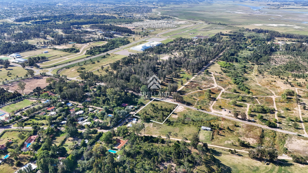 Terreno ID.5788 - Venta terreno en Punta del Este zona plenos desarrollo 