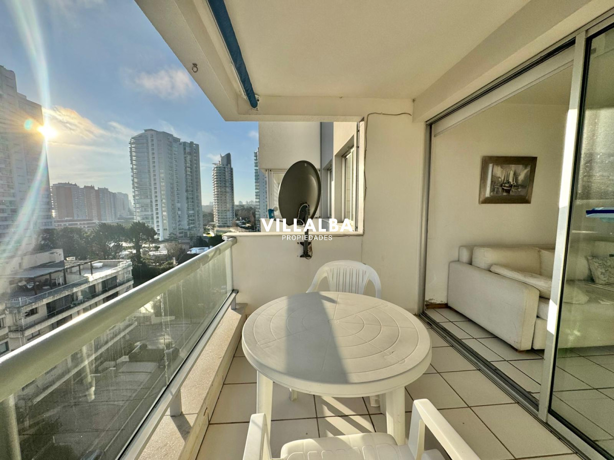 Apartamento ID.3817 - Venta apartamento 2 dormitorios en Playa Mansa, Punta del Este 