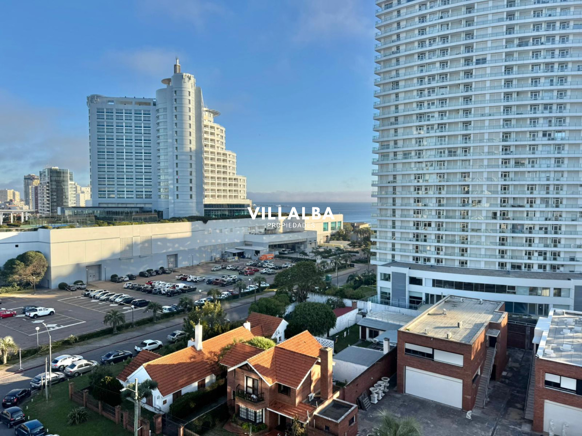 Apartamento ID.3817 - Venta apartamento 2 dormitorios en Playa Mansa, Punta del Este 