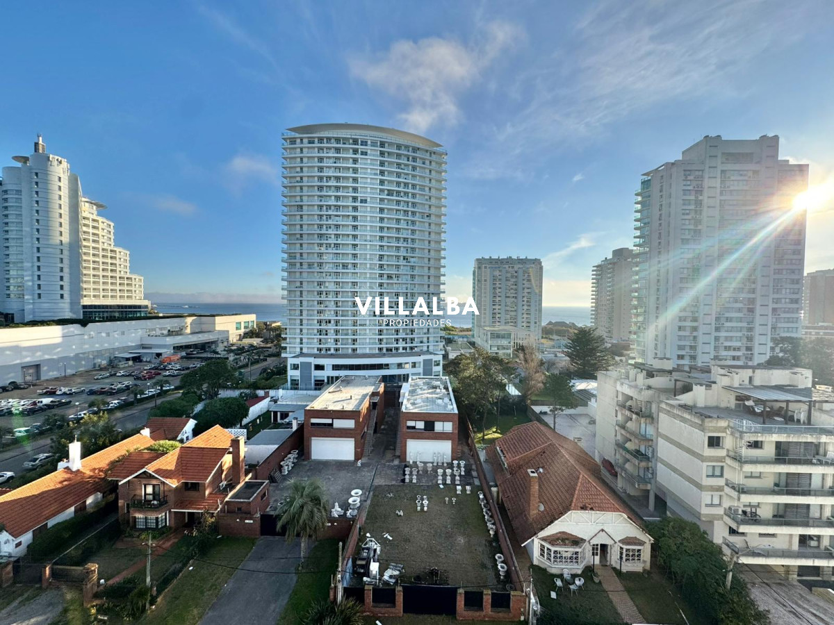 Apartamento ID.3817 - Venta apartamento 2 dormitorios en Playa Mansa, Punta del Este 