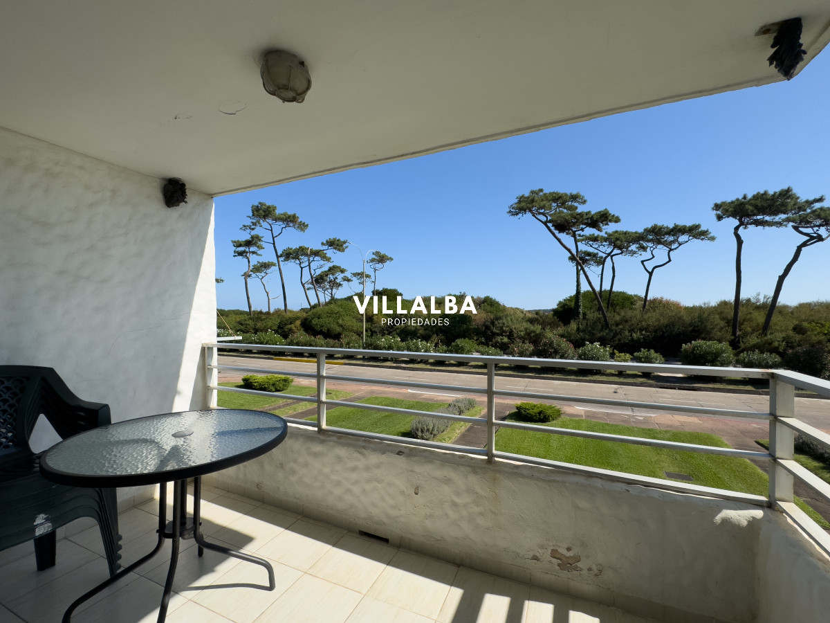 Apartamento ID.3770 - Venta apartamento 2 dormitorios en Playa Mansa, Punta del Este 