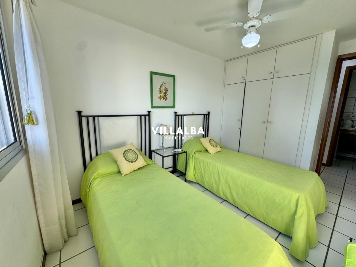 Apartamento ID.3817 - Venta apartamento 2 dormitorios en Playa Mansa, Punta del Este 