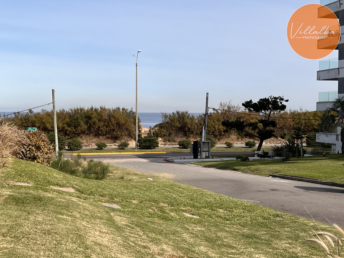 Apartamento ID.2301 - Venta apartamento 3 dormtiorios en Playa Mansa