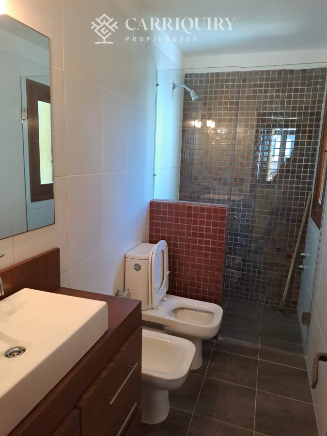 Casa ID.7464/Alquiler-casa-4-dormitorios-en-Manantiales- - Alquiler casa 3 dormitorios mas servicio en Manantiales 