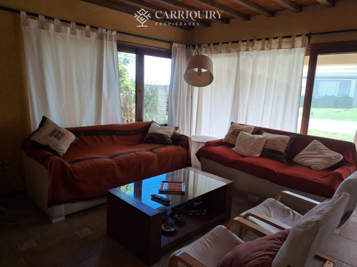 Casa ID.7464/Alquiler-casa-4-dormitorios-en-Manantiales- - Alquiler casa 3 dormitorios mas servicio en Manantiales 
