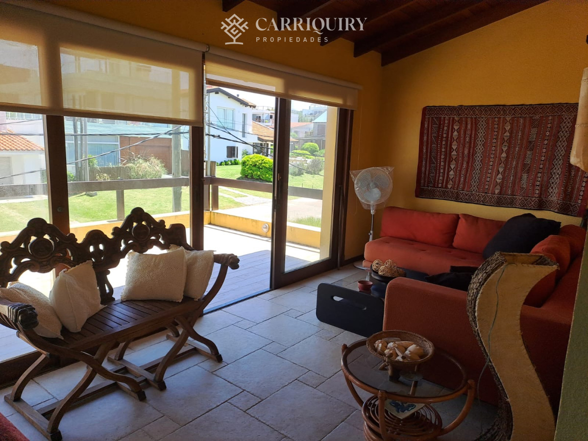 Casa ID.7464/Alquiler-casa-4-dormitorios-en-Manantiales- - Alquiler casa 3 dormitorios mas servicio en Manantiales 