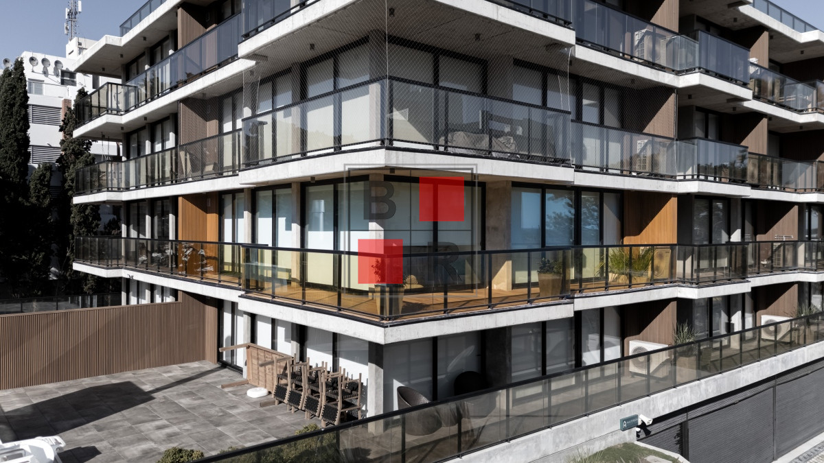 Apartamento ID.1022 - Venta apartamento 2 dormitorios en Playa Mansa, Punta del Este 