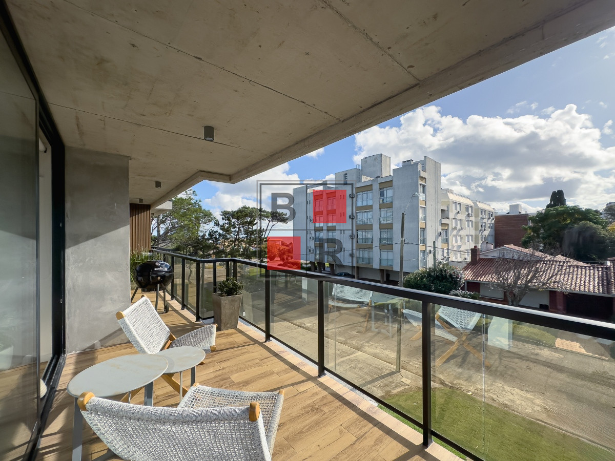 Apartamento ID.1022 - Venta apartamento 2 dormitorios en Playa Mansa, Punta del Este 