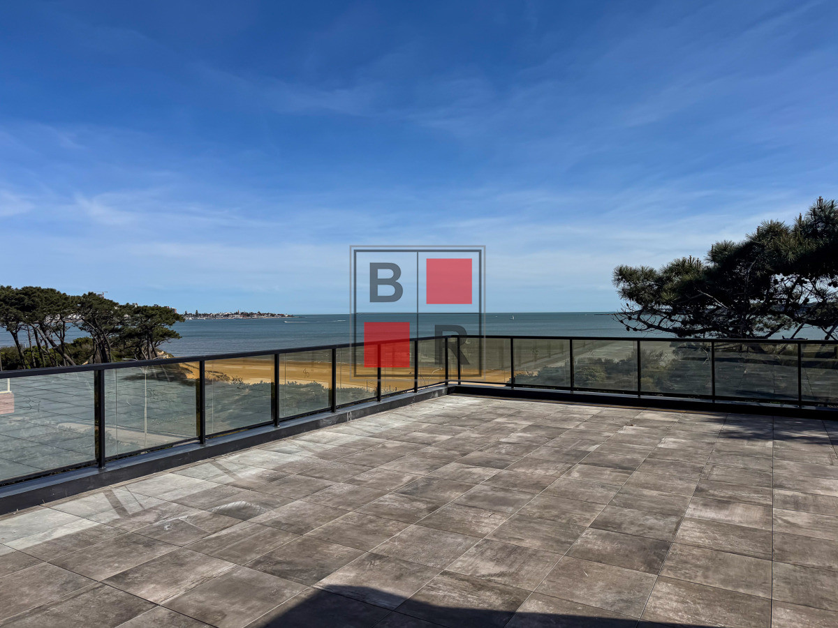 Apartamento ID.1022 - Venta apartamento 2 dormitorios en Playa Mansa, Punta del Este 