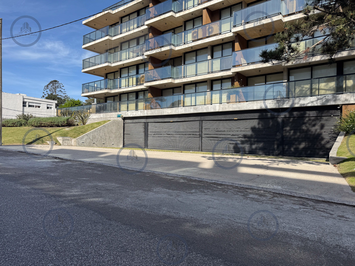 Apartamento ID.1149 - Apartamento 2 dormitorios en Playa Mansa, Punta del Este - Alquiler Anual