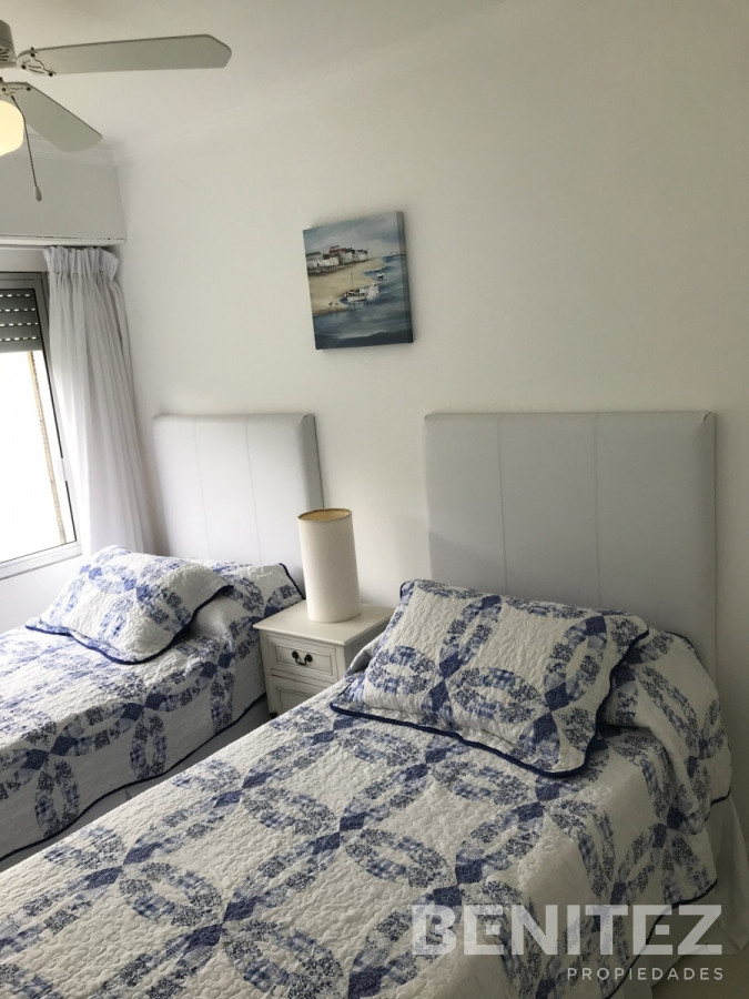 Apartamento ID.9656 - Venta apartamento en Manantiales 3 dormitorios  mas dependencia de servicio 