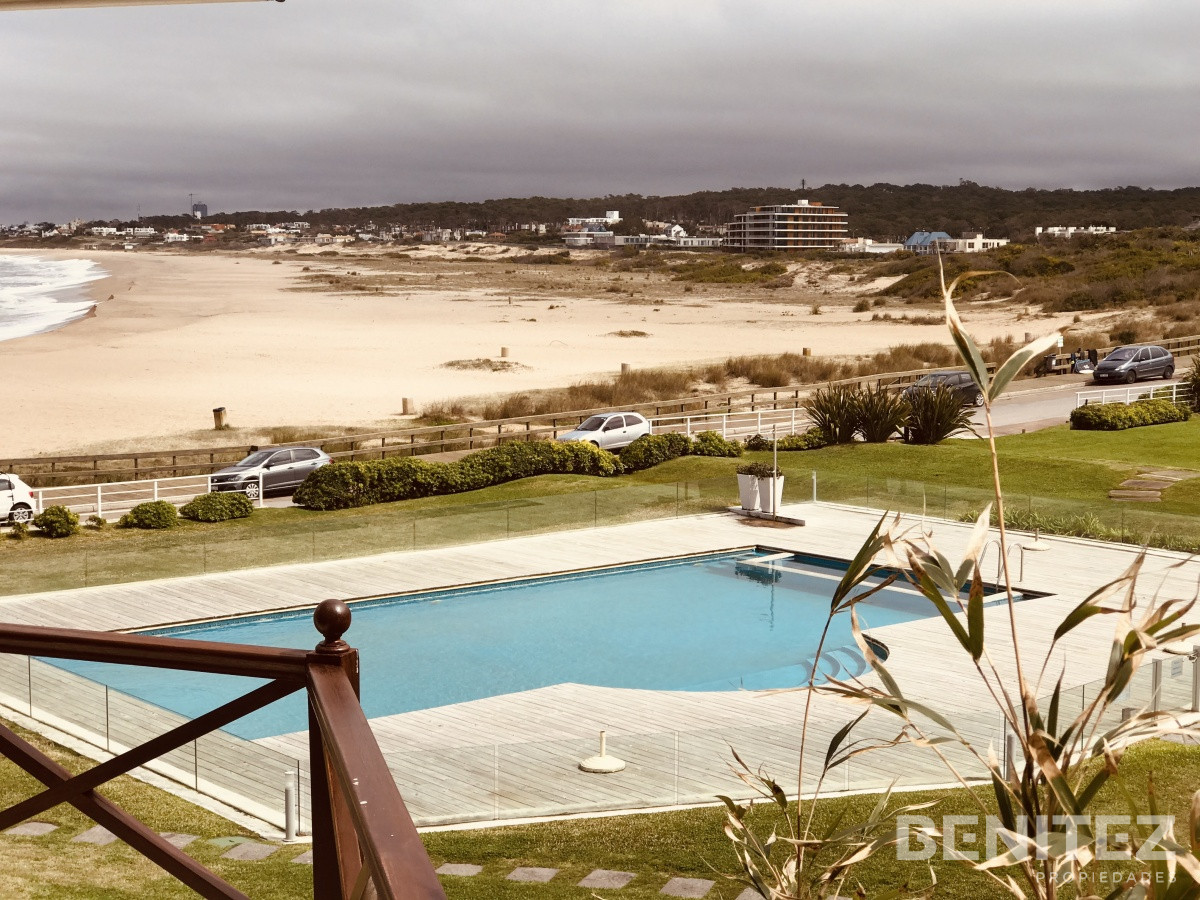 Apartamento ID.9656 - Venta apartamento en Manantiales 3 dormitorios  mas dependencia de servicio 