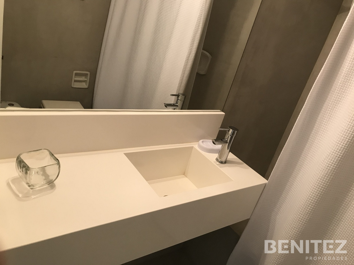 Apartamento ID.9656 - Venta apartamento en Manantiales 3 dormitorios  mas dependencia de servicio 