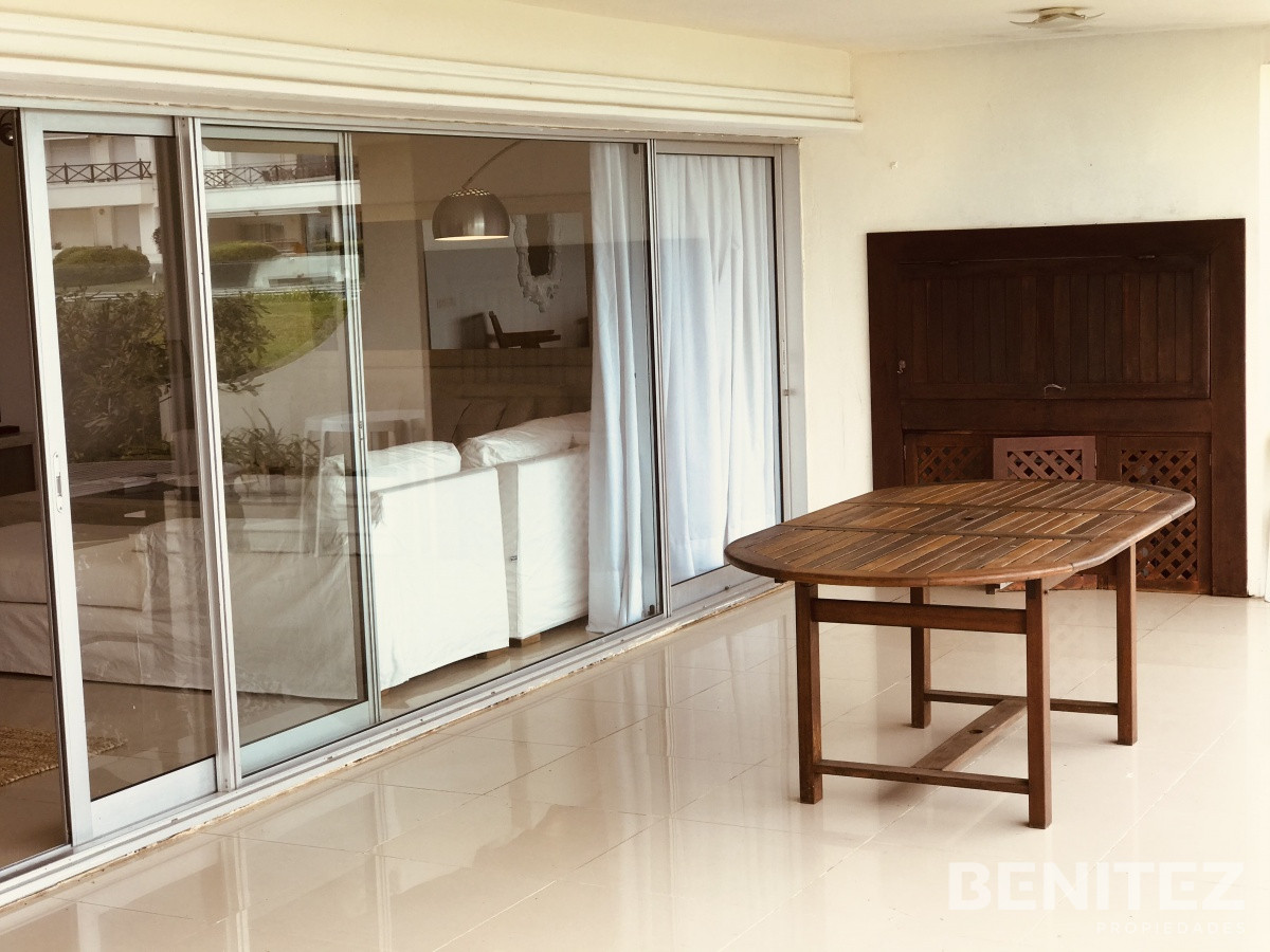 Apartamento ID.9657 - Venta apartamento en Manantiales, 4 dormitoriosen suite