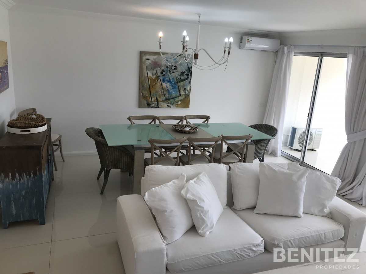 Apartamento ID.9656 - Venta apartamento en Manantiales 3 dormitorios  mas dependencia de servicio 
