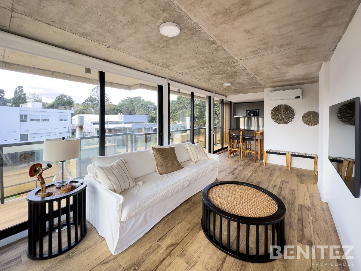 Apartamento ID.9641 - Venta apartamento 2 dormitorios en Playa Mansa, Punta del Este 