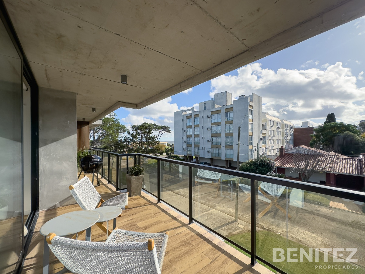 Apartamento ID.9641 - Venta apartamento 2 dormitorios en Playa Mansa, Punta del Este 