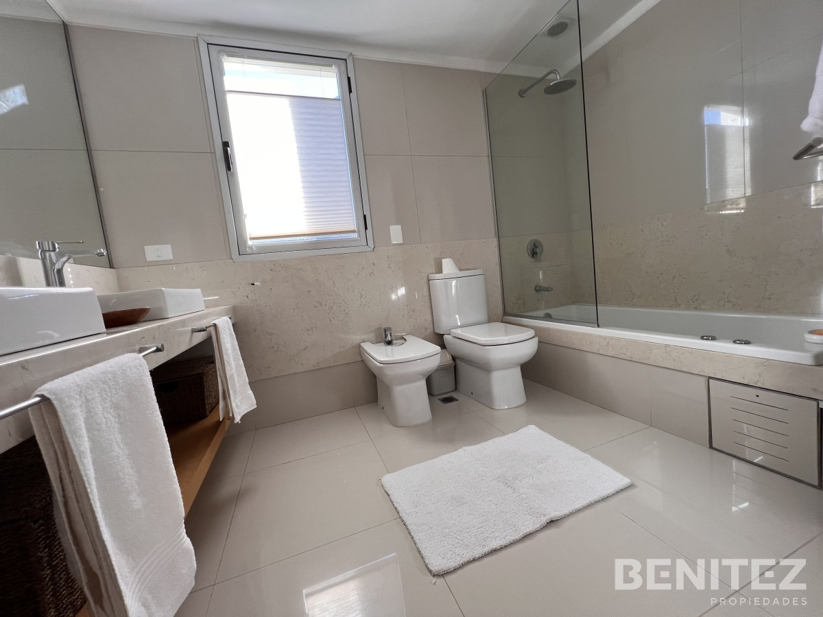 Apartamento ID.9653 - Alquiler apartamento 3 dormitorios en Manantiales 