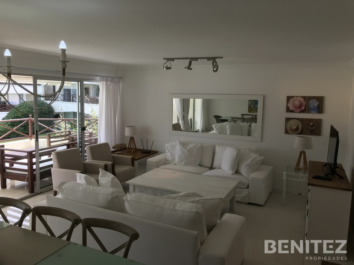 Apartamento ID.9656 - Venta apartamento en Manantiales 3 dormitorios  mas dependencia de servicio 