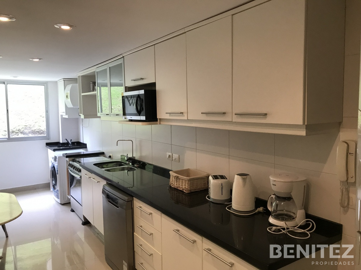 Apartamento ID.9657 - Venta apartamento en Manantiales, 4 dormitoriosen suite