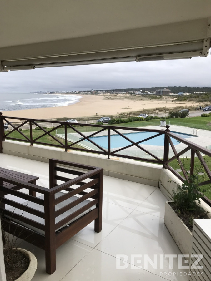 Apartamento ID.9656 - Venta apartamento en Manantiales 3 dormitorios  mas dependencia de servicio 