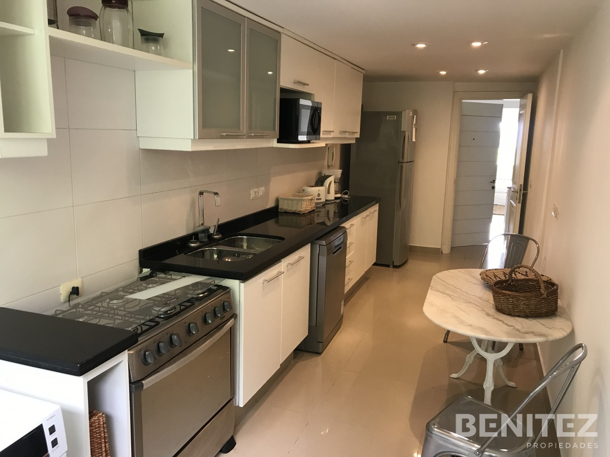Apartamento ID.9657 - Venta apartamento en Manantiales, 4 dormitoriosen suite