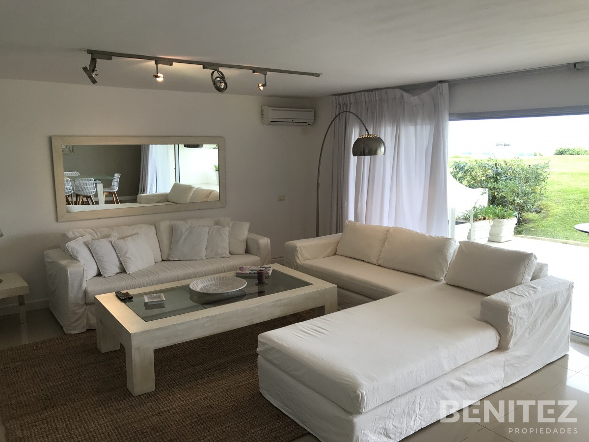 Apartamento ID.9657 - Venta apartamento en Manantiales, 4 dormitoriosen suite