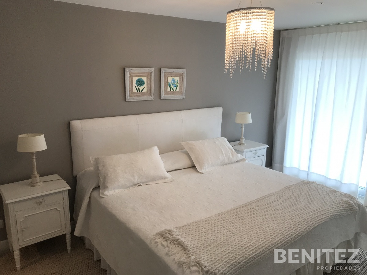 Apartamento ID.9657 - Venta apartamento en Manantiales, 4 dormitoriosen suite