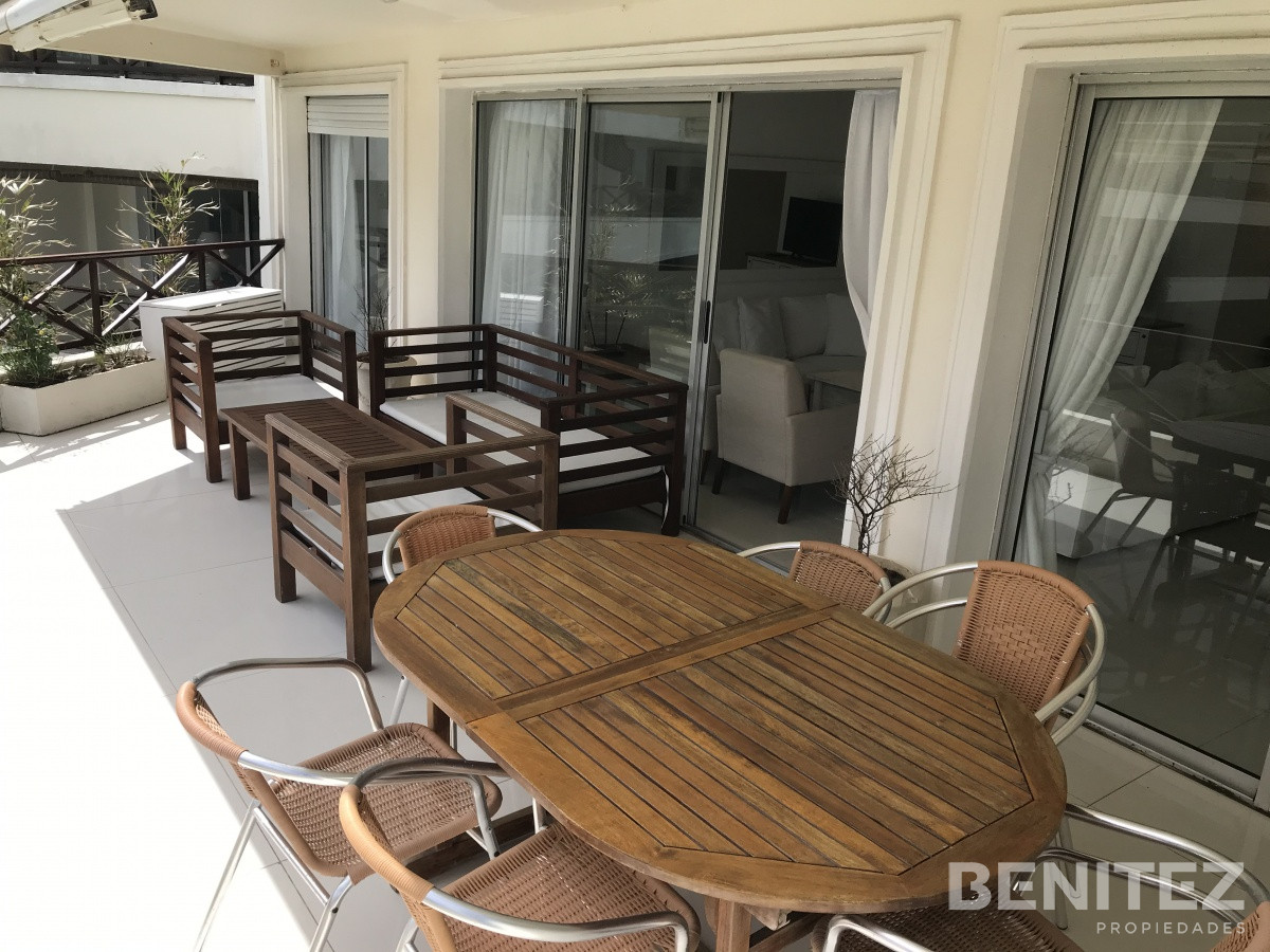 Apartamento ID.9656 - Venta apartamento en Manantiales 3 dormitorios  mas dependencia de servicio 