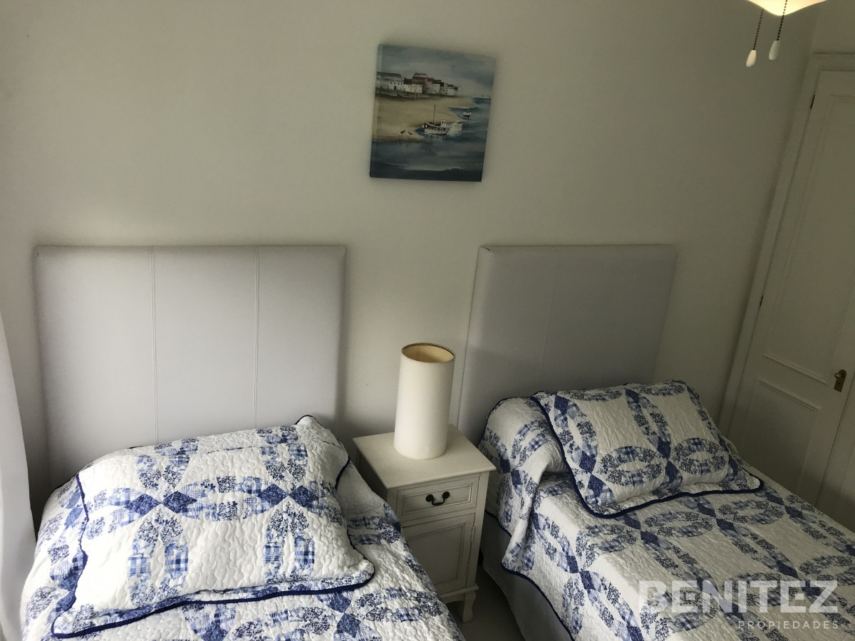 Apartamento ID.9656 - Venta apartamento en Manantiales 3 dormitorios  mas dependencia de servicio 