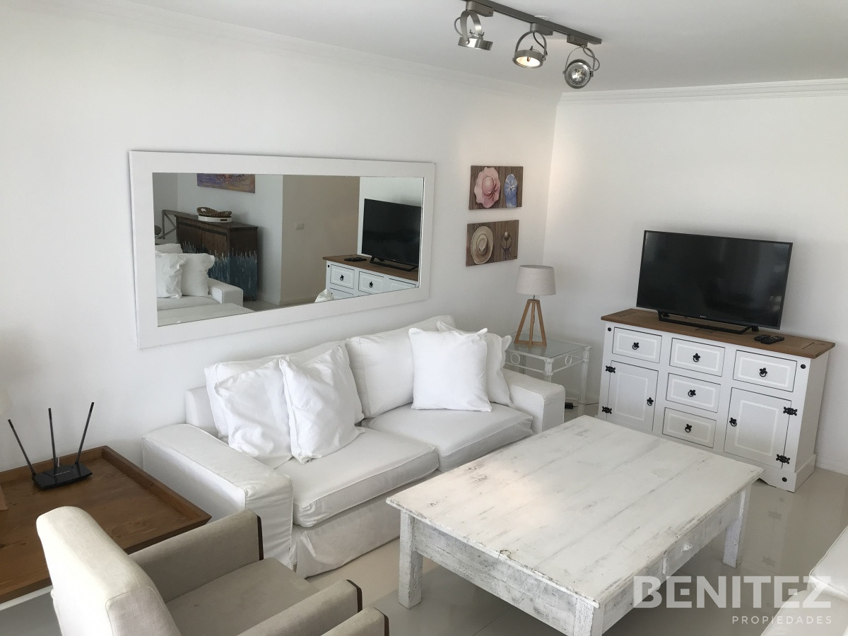 Apartamento ID.9656 - Venta apartamento en Manantiales 3 dormitorios  mas dependencia de servicio 