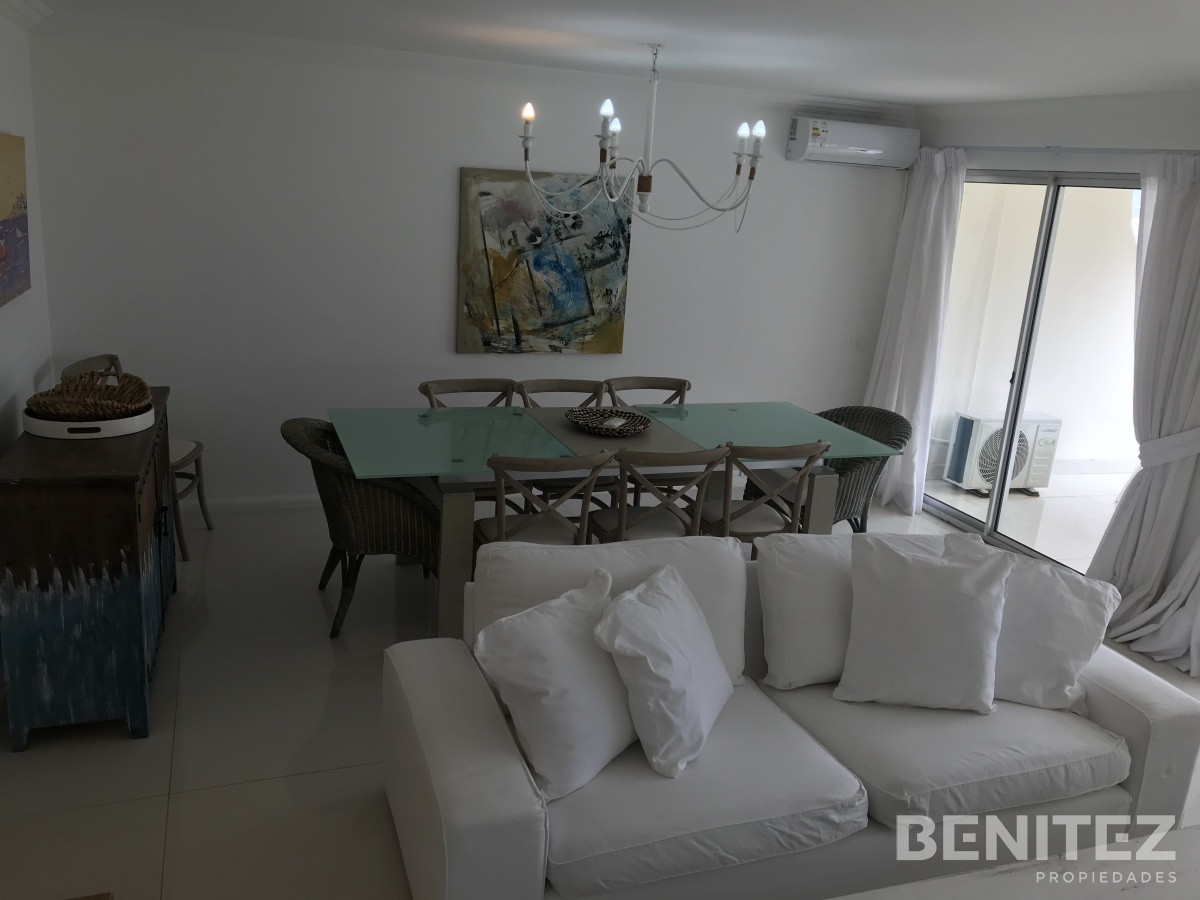 Apartamento ID.9656 - Venta apartamento en Manantiales 3 dormitorios  mas dependencia de servicio 