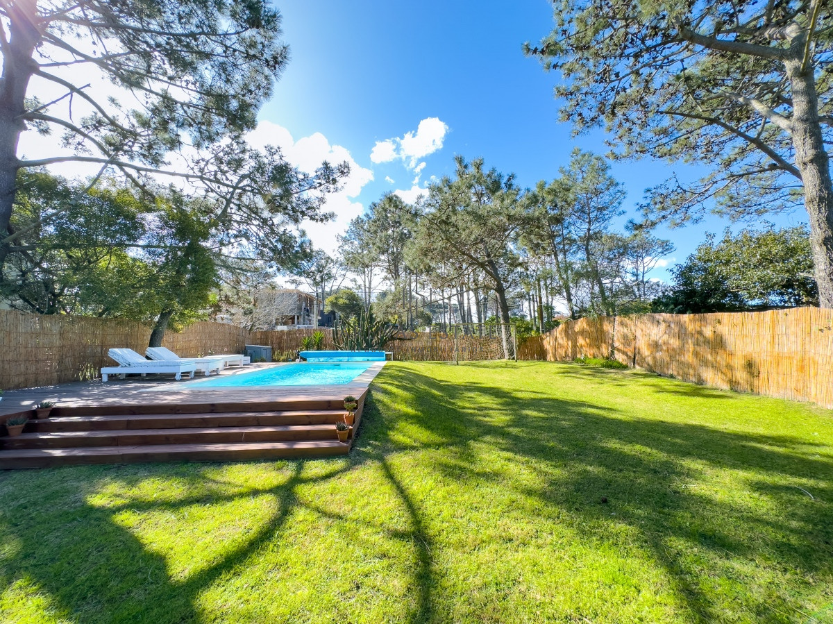 Casa ID.2975 - Alquiler  casa  en Manantiales,  3 dormitorios con piscina climatizada 