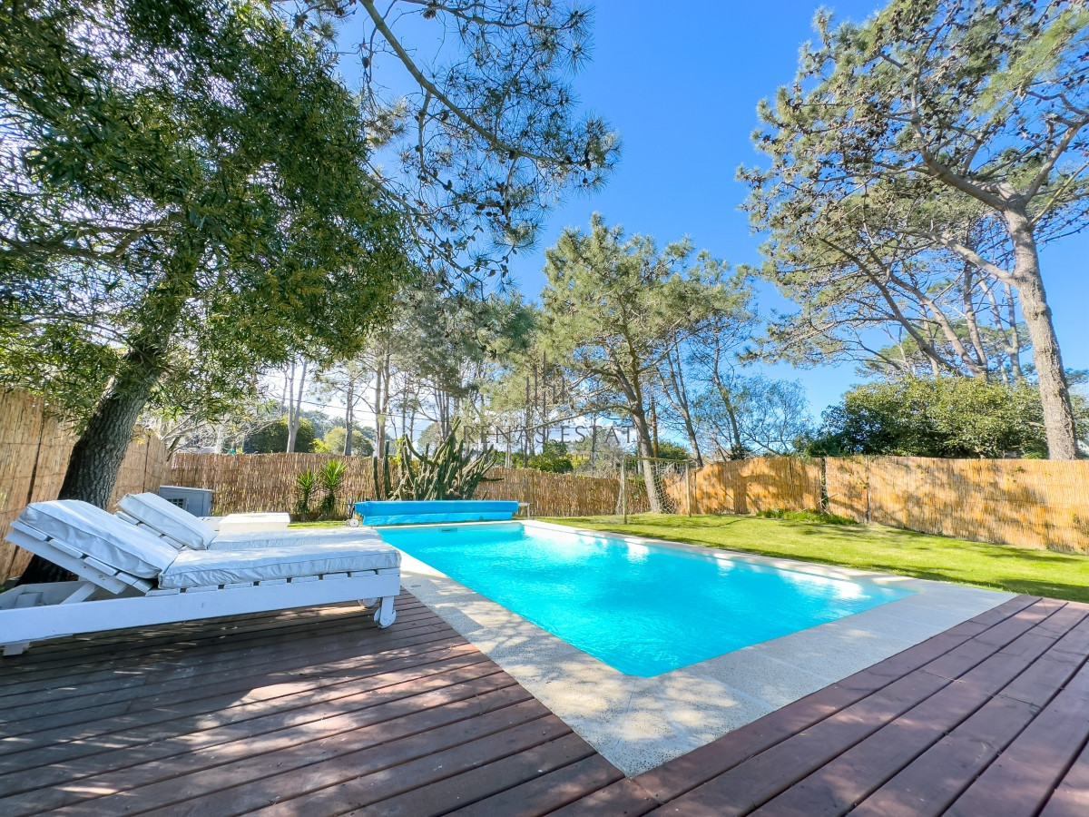 Casa ID.2975 - Alquiler  casa  en Manantiales,  3 dormitorios con piscina climatizada 