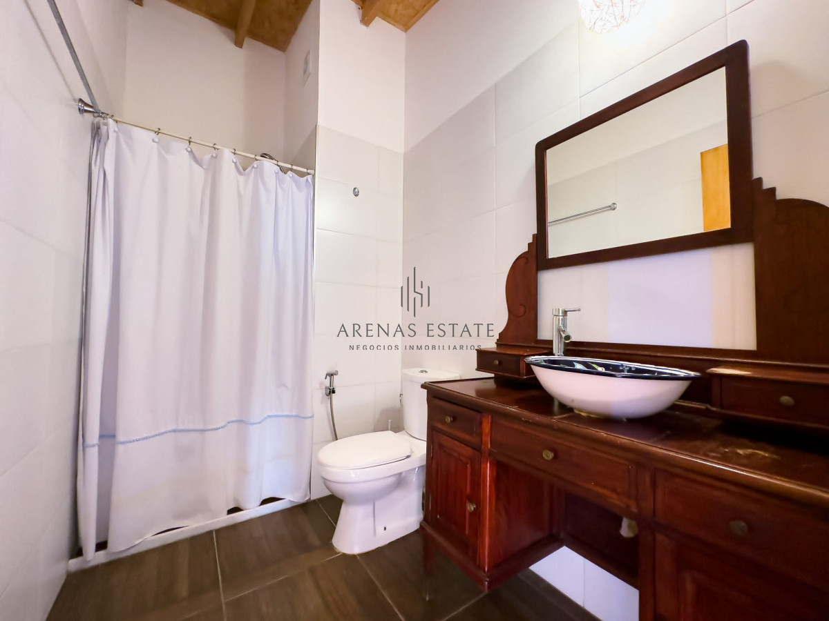 Casa ID.2975 - Alquiler  casa  en Manantiales,  3 dormitorios con piscina climatizada 