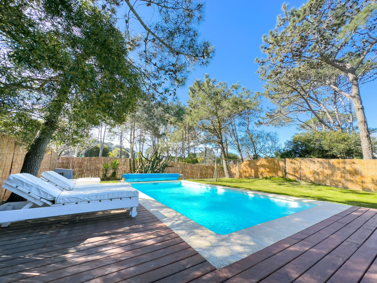 Casa ID.2975 - Alquiler  casa  en Manantiales,  3 dormitorios con piscina climatizada 