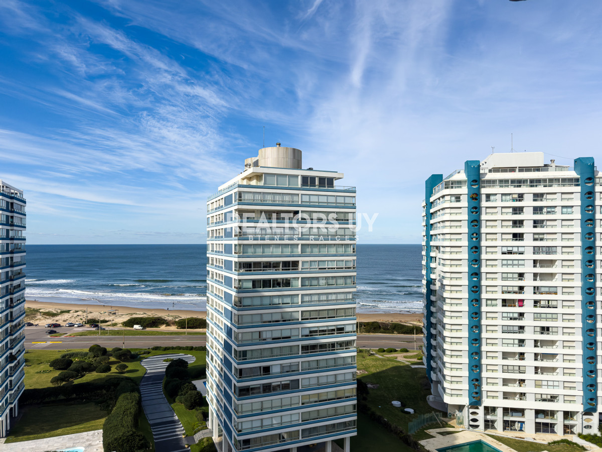 Apartamento ID.562 - Venta apartamento en Playa Brava, 2 dormitorios 