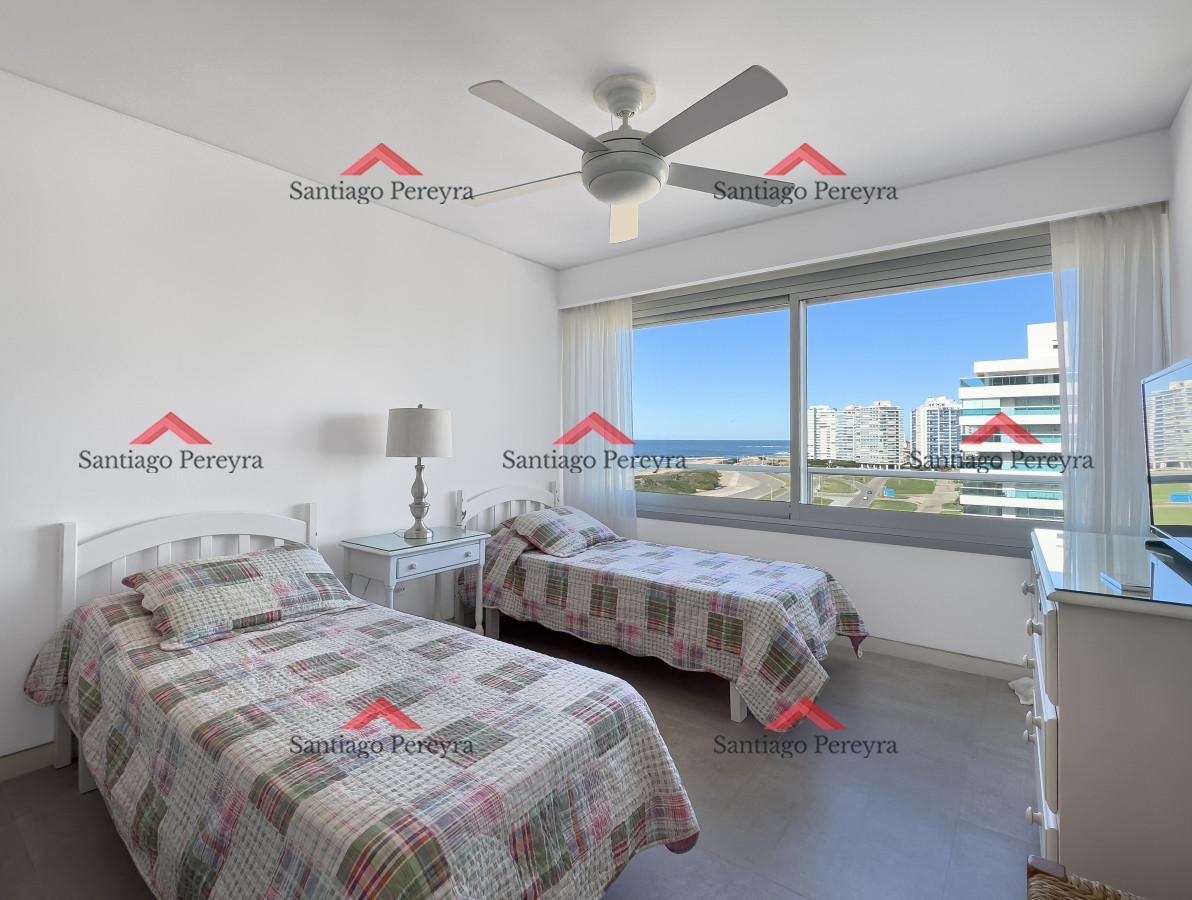 Apartamento ID.15912 - Venta apartamento 4 dormitorio en  Playa Brava frente al mar
