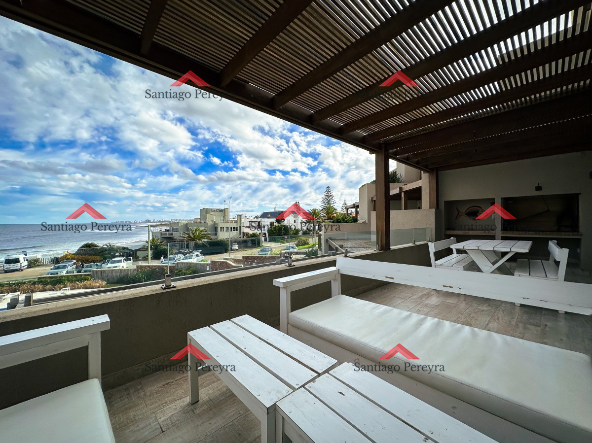 Apartamento ID.8862 - Venta apartamento frente al mar en La Barra de 4 dormitorios